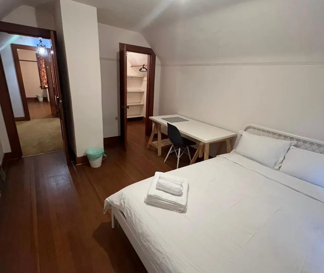 Vintage And Secluded Room In Vancouver West 0*,  Canada